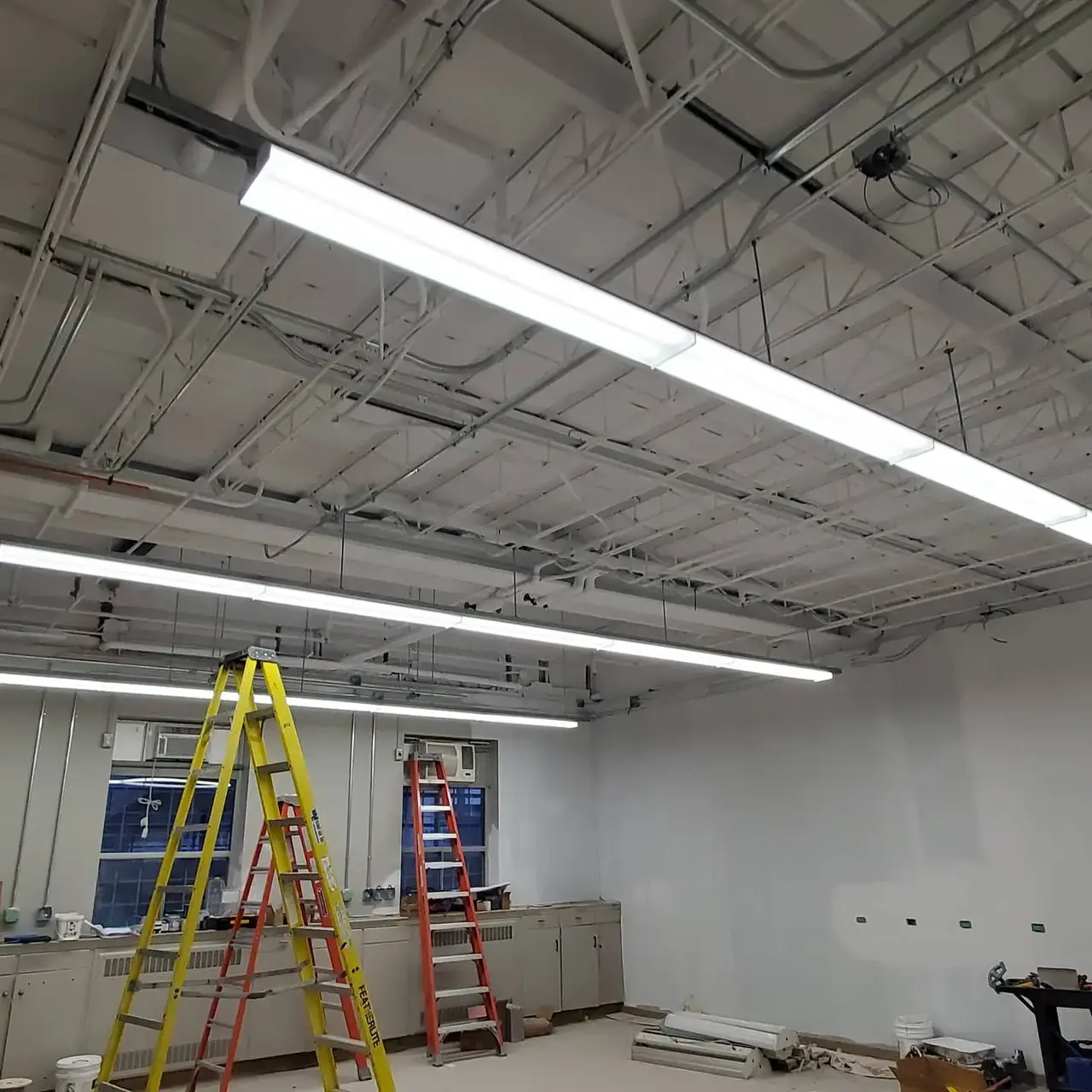 lighting in a commercial room electrical repair
