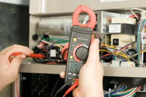 Testing electrical circuits with a handheld tool